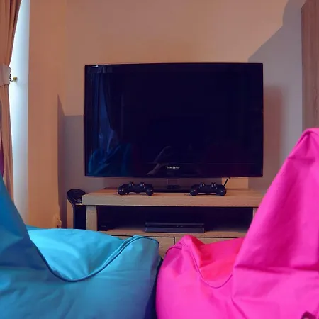 Dakota - Jacuzzi, Zwembad, Playstation *