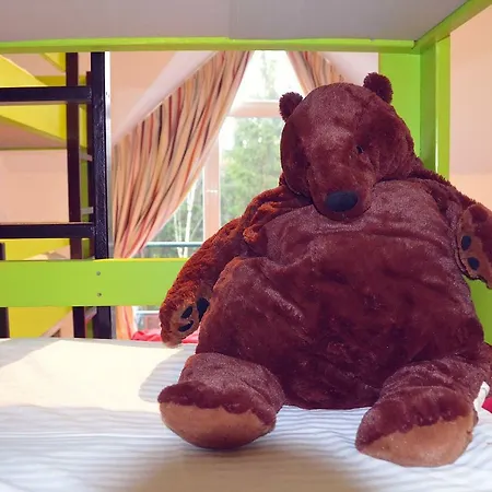 Dakota - Jacuzzi, Zwembad, Playstation 더뷔