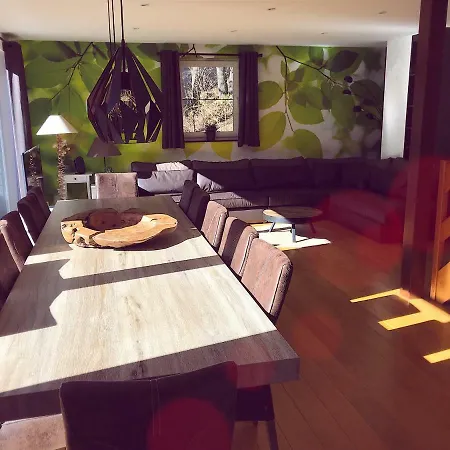 Dakota - Jacuzzi, Playstation Villa Durbuy